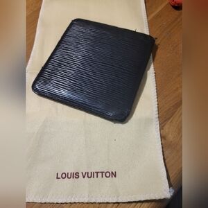 Louis Vuitton Textured Black Wallet